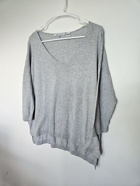 Eight Eight Eight Grey V-Neck High Low Knit Sweater Size M 100% Cotton🔥
